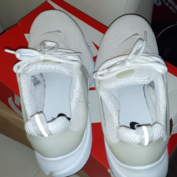 Shoes - Picture 3 of 4